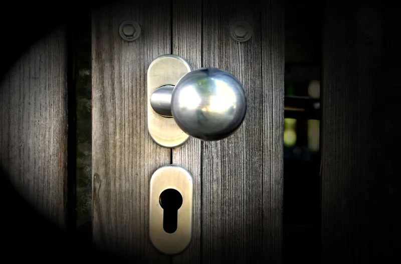 The Secret That Kills You to Keep: Why Niche Communities Are Built to Self-Destruct